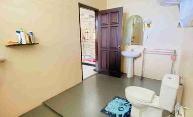 Dijual Istana Dharmahusada Indah Raya