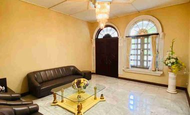 Dijual Istana Dharmahusada Indah Raya