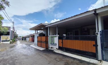 Modern minimalist semi-furnished ready-to-inhabit house in Cianjur City