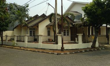Rmh Pojok, 3kt 1kp di Jl Utama 2 Kemang Pratama, Bekasi