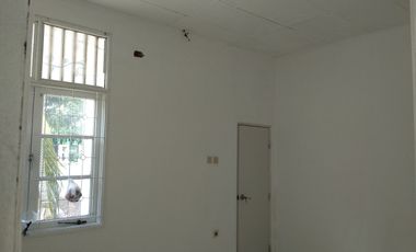 Rmh Pojok, 3kt 1kp di Jl Utama 2 Kemang Pratama, Bekasi