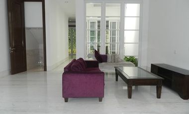 Disewa Rumah Cantik Mewah Dalam Townhouse, Pakai Kolam Renang, Area Tenang dan Elite Bangka Jakarta Selatan