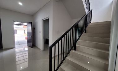 Dijual Rumah Mewah Full Furnishd di Masjid Agung Semarang