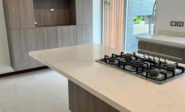 Casa en Renta/Venta en Lomas de Angelópolis, Cluster 444