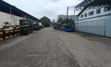 Gudang siap pakai kamal muara dekat PIK elang laut