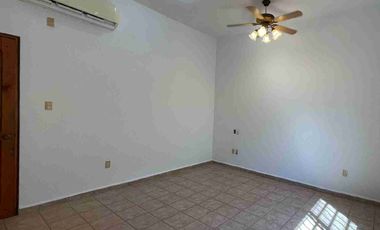 Casa en renta. Fracc. Lomalinda, Privada Cencali, Tabasco 2000. Villahermosa. Tabasco