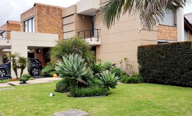 Espectacular casa campestre en Cajica Cundinamarca.VENPERMUTO Por Propiedad en Cartagena