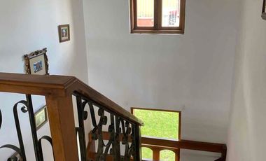 CUMBAYA CERCA AL  SCALA; CONFORTABLE CASA DE ARRIENDO