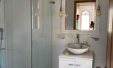 CUMBAYA CERCA AL  SCALA; CONFORTABLE CASA DE ARRIENDO