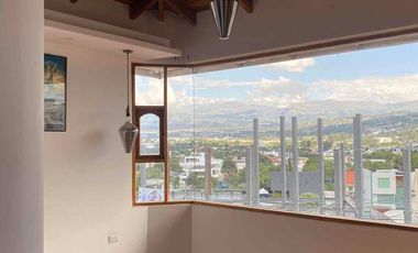 CUMBAYA CERCA AL  SCALA; CONFORTABLE CASA DE ARRIENDO