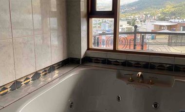 CUMBAYA CERCA AL  SCALA; CONFORTABLE CASA DE ARRIENDO