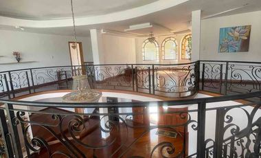 CUMBAYA CERCA AL  SCALA; CONFORTABLE CASA DE ARRIENDO