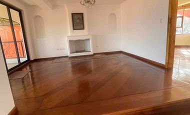 CUMBAYA CERCA AL  SCALA; CONFORTABLE CASA DE ARRIENDO