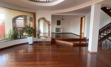 CUMBAYA CERCA AL  SCALA; CONFORTABLE CASA DE ARRIENDO