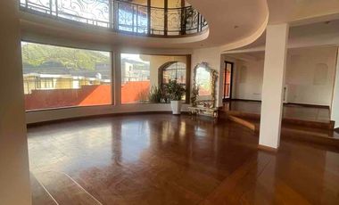 CUMBAYA CERCA AL  SCALA; CONFORTABLE CASA DE ARRIENDO