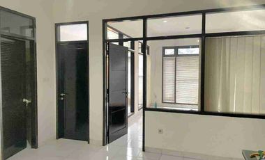 dijual bangunan kantor lantai 2 panjer