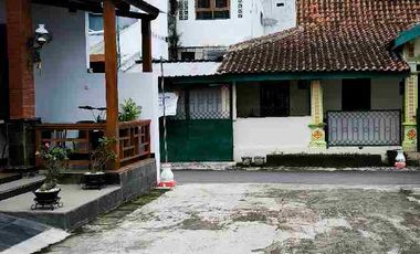 Dijual rumah d'joglo Gajahan cluster Colomadu