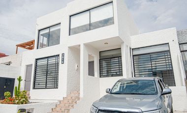 SE VENDE CASA EN COND. DUNAS DEL MAR.