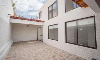 SE VENDE CASA EN COND. DUNAS DEL MAR.