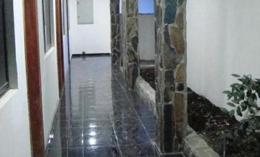 VENTA DE HOTEL EN TONSUPA   A UNA CUADRA DE LA PLAYA..