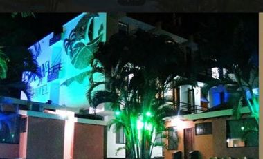 VENTA DE HOTEL EN TONSUPA   A UNA CUADRA DE LA PLAYA..
