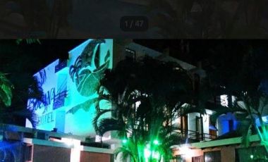 VENTA DE HOTEL EN TONSUPA   A UNA CUADRA DE LA PLAYA..