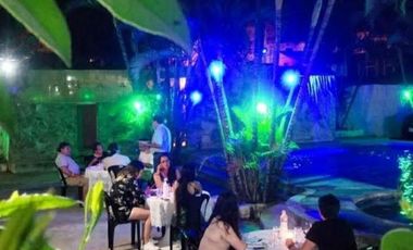 VENTA DE HOTEL EN TONSUPA   A UNA CUADRA DE LA PLAYA..