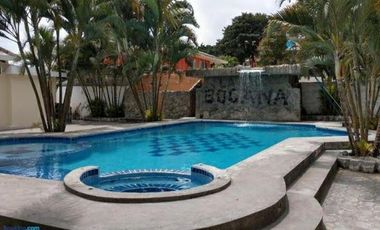 VENTA DE HOTEL EN TONSUPA   A UNA CUADRA DE LA PLAYA..