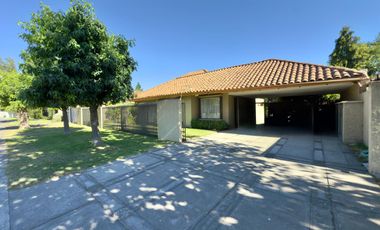 Se vende casa en Rucatremo, sector oriente de Curicó, 457m2 terreno