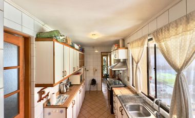 Se vende casa en Rucatremo, sector oriente de Curicó, 457m2 terreno