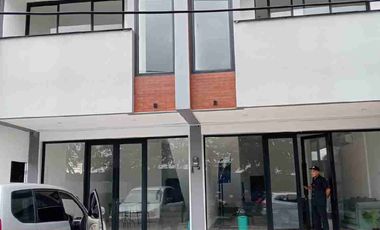 disewakan ruko baru 3 lantai kota bogor cocok untuk Toko atau kantor