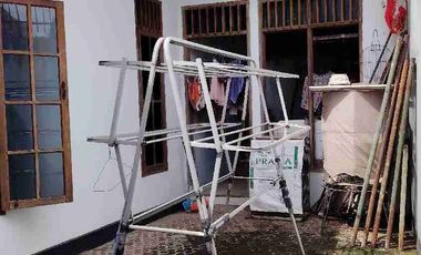 Turun Harga                                                 Di jual rumah bisa dijadikan kos kos an