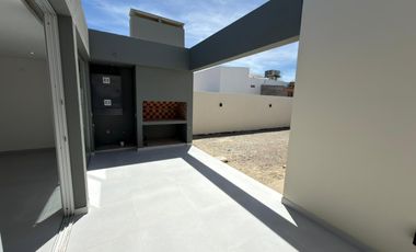 Casa en venta de dos dormitorios en Puerto Madryn a estrenar Dormitorio principal con baño en suite