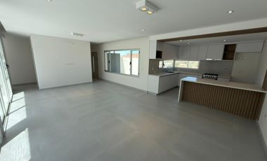 Casa en venta de dos dormitorios en Puerto Madryn a estrenar Dormitorio principal con baño en suite