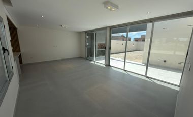 Casa en venta de dos dormitorios en Puerto Madryn a estrenar Dormitorio principal con baño en suite