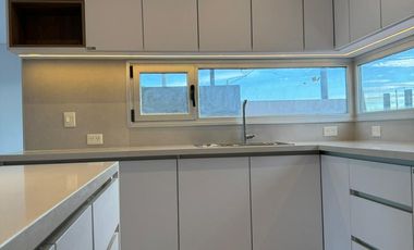 Casa en venta de dos dormitorios en Puerto Madryn a estrenar Dormitorio principal con baño en suite