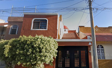 VENTA DE CASA EN LA COLONIA EL CARMEN ZAMORA