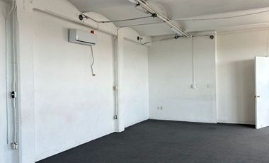 EXCELENTE OFICINA EN MOCTEZUMA SEGUNDA SECCION