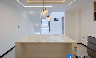 En venta triplex en san Cayetano bajo cerca al centro de la ciudad de Loja