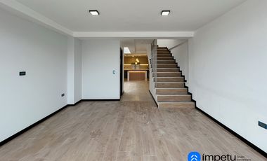 En venta triplex en san Cayetano bajo cerca al centro de la ciudad de Loja
