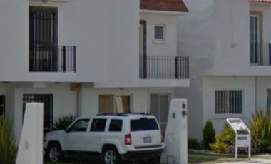 COHC (EMB) CASA EN VENTA DE CONTADO EN FUENTES DE LA LAJA GTO