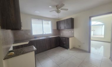 Via a la Costa, Renta de linda casa 3 dormitorios con piscina