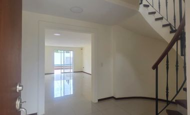 Via a la Costa, Renta de linda casa 3 dormitorios con piscina