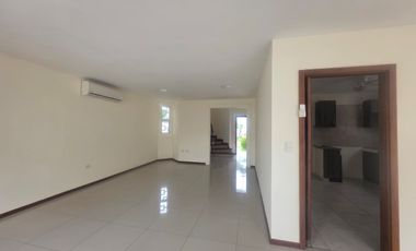 Via a la Costa, Renta de linda casa 3 dormitorios con piscina