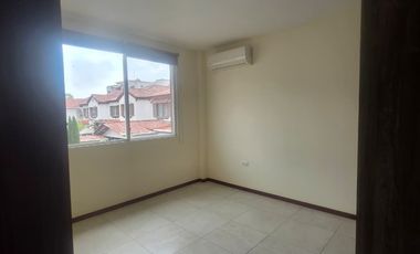 Via a la Costa, Renta de linda casa 3 dormitorios con piscina