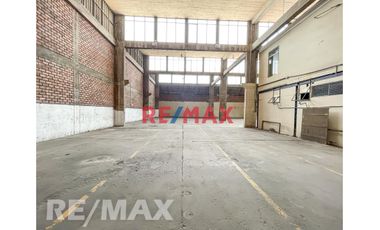 ¡Oportunidad Única! Venta De Terreno Industrial 3,690 M2 - 3 Frentes - Av. Colonial - Cercado De Lima