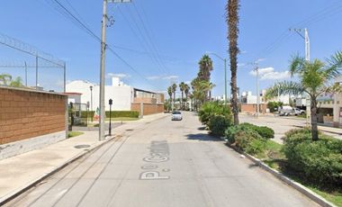 COHC (EMB) CASA EN VENTA DE CONTADO EN LA CANTERA 3 GTO