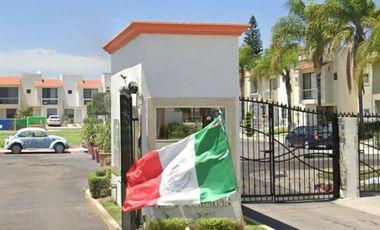 COHC (EMB) CASA EN VENTA DE CONTADO EN LA CANTERA 3 GTO