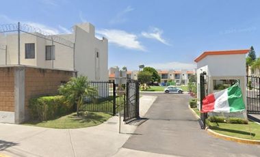 COHC (EMB) CASA EN VENTA DE CONTADO EN LA CANTERA 3 GTO