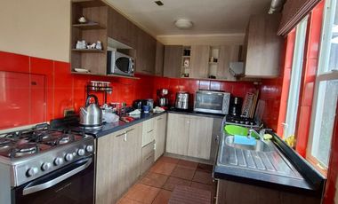 CASA 5 DORMITORIOS PARQUE FUNDADORES, PTO. MONTT